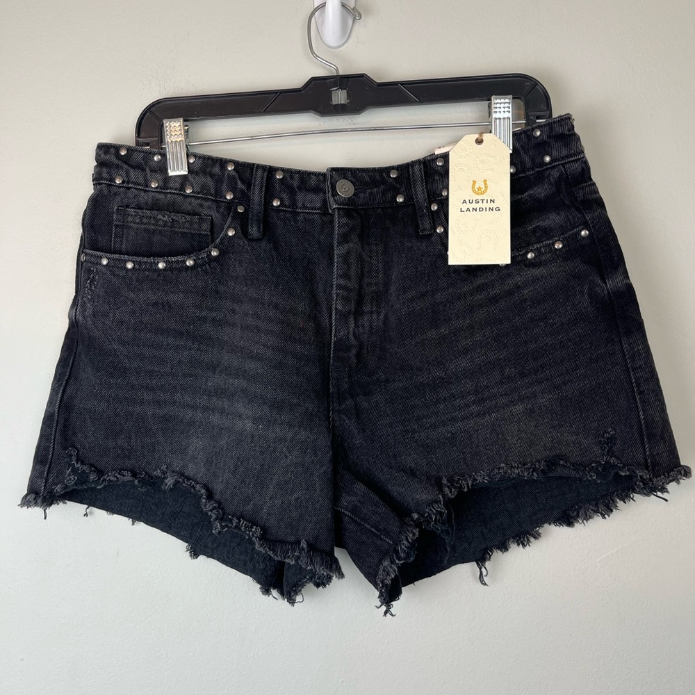 NWT Austin Landing Black High Rise Denim Shorts Studded Size 13/31